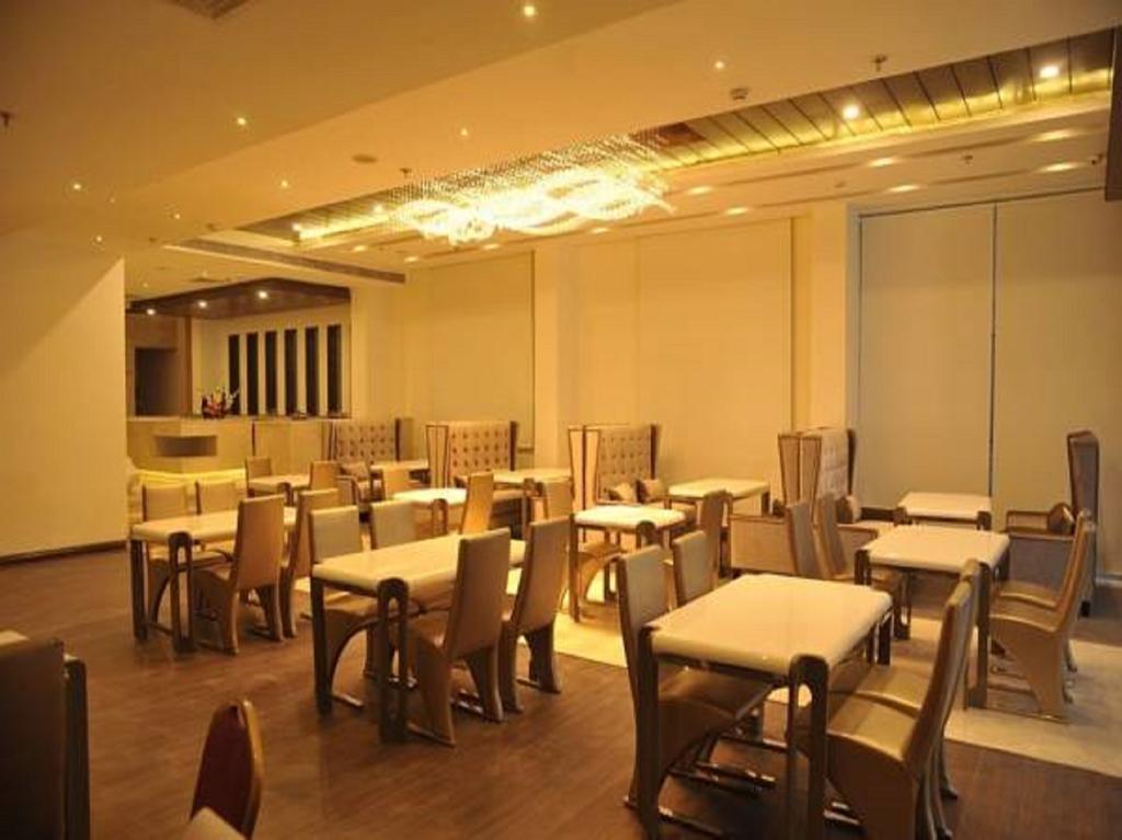 Jagrati Ananta Express Hotell Jaipur Exteriör bild