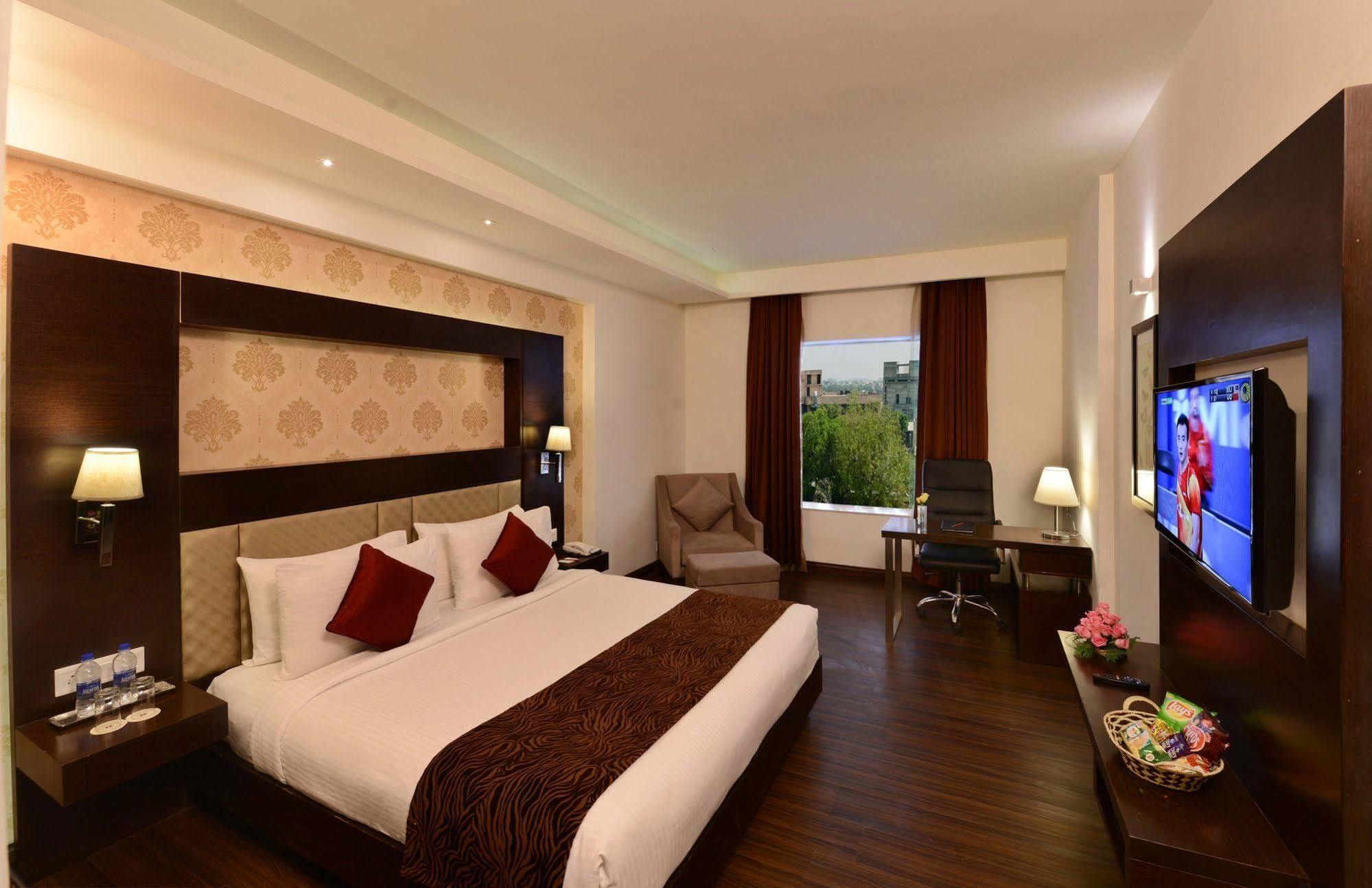 Jagrati Ananta Express Hotell Jaipur Exteriör bild