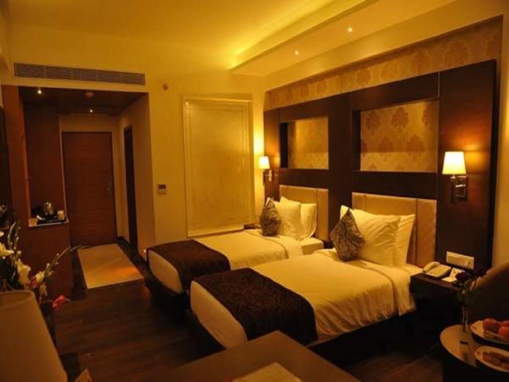 Jagrati Ananta Express Hotell Jaipur Exteriör bild