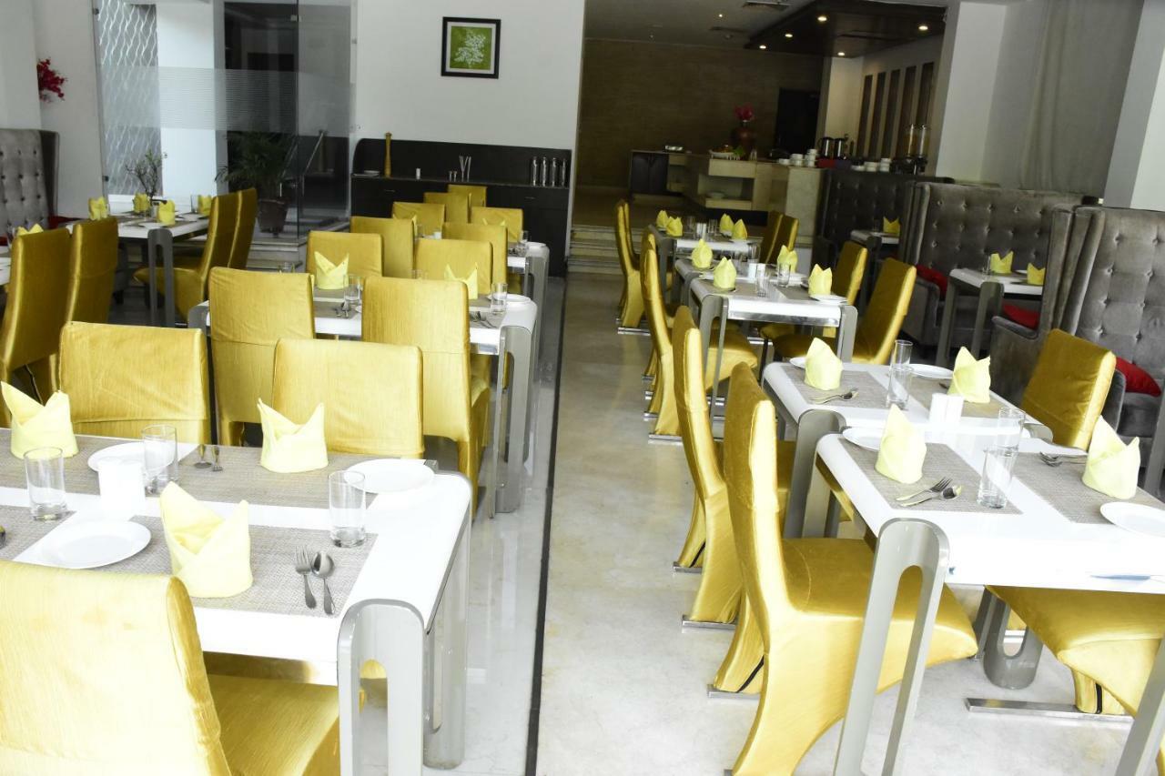 Jagrati Ananta Express Hotell Jaipur Exteriör bild