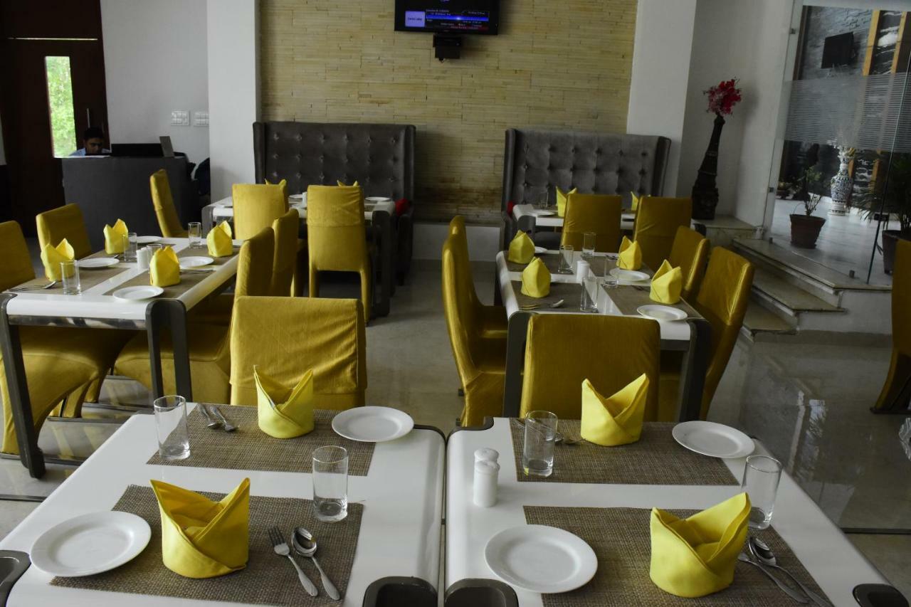 Jagrati Ananta Express Hotell Jaipur Exteriör bild