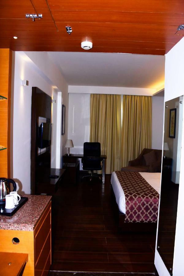 Jagrati Ananta Express Hotell Jaipur Exteriör bild