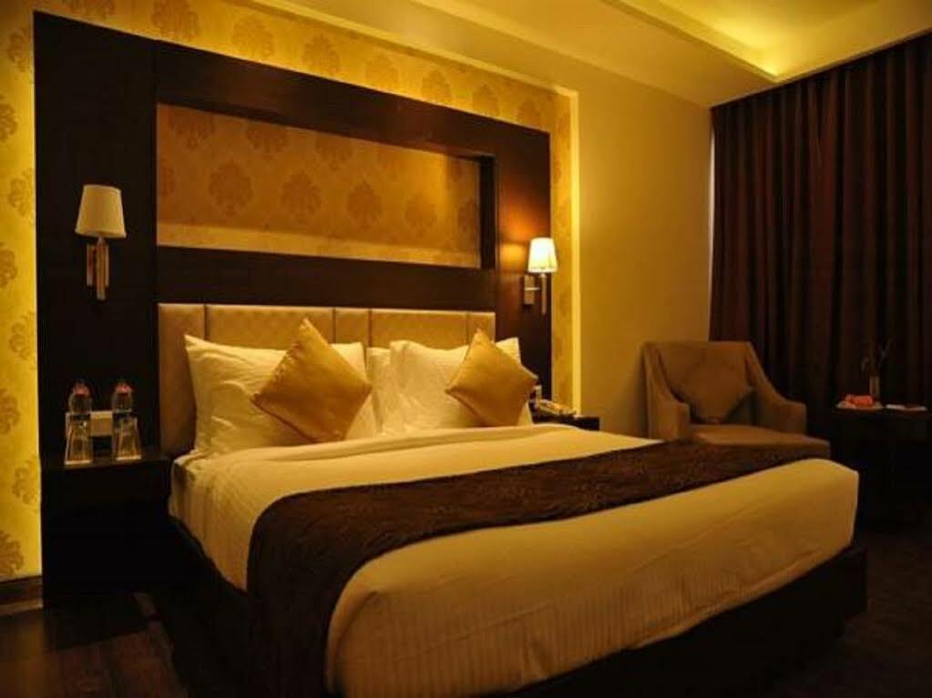 Jagrati Ananta Express Hotell Jaipur Exteriör bild